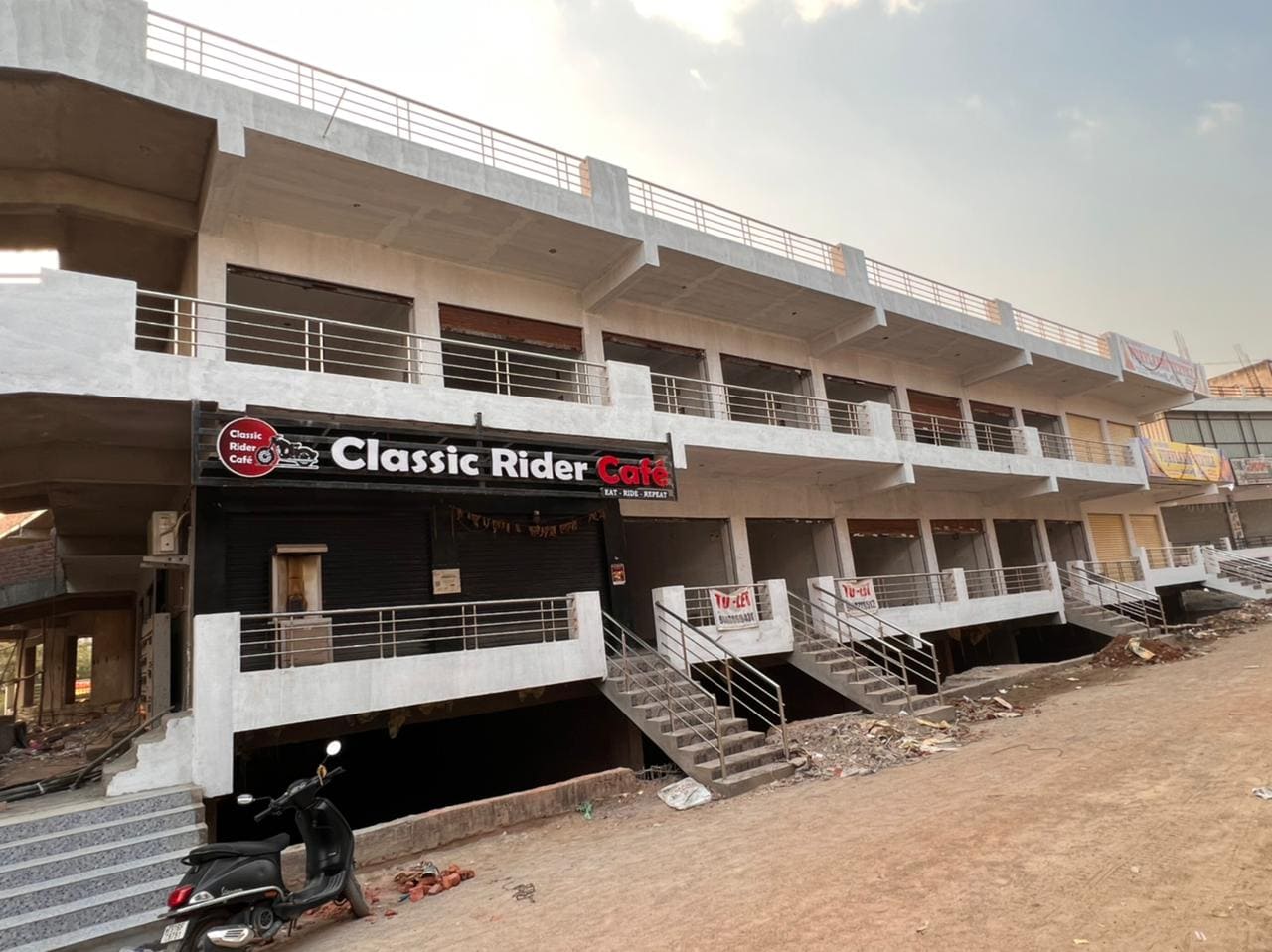 VR Multiplex &amp; Commercial Complex